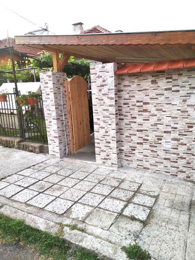 Къща Карби Kurdzhali Luaran gambar